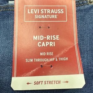 Levi Strauss Signature Mid-Rise Capri Denim Blue Jeans Plus Size 16 W 33